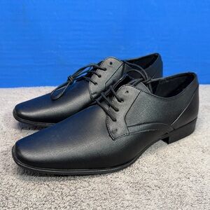 Calvin Klein
Brand new